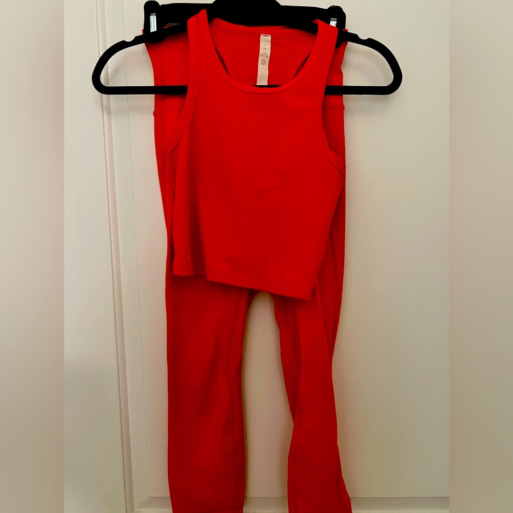 Matching Lulu set 🍊size 4 in cropped pant and top